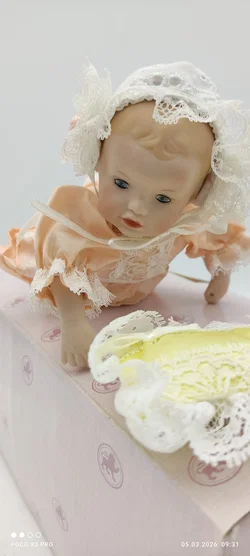 Ashton Drake Porzellanpuppe 'Heather' | Sammlerstück - Bild 5