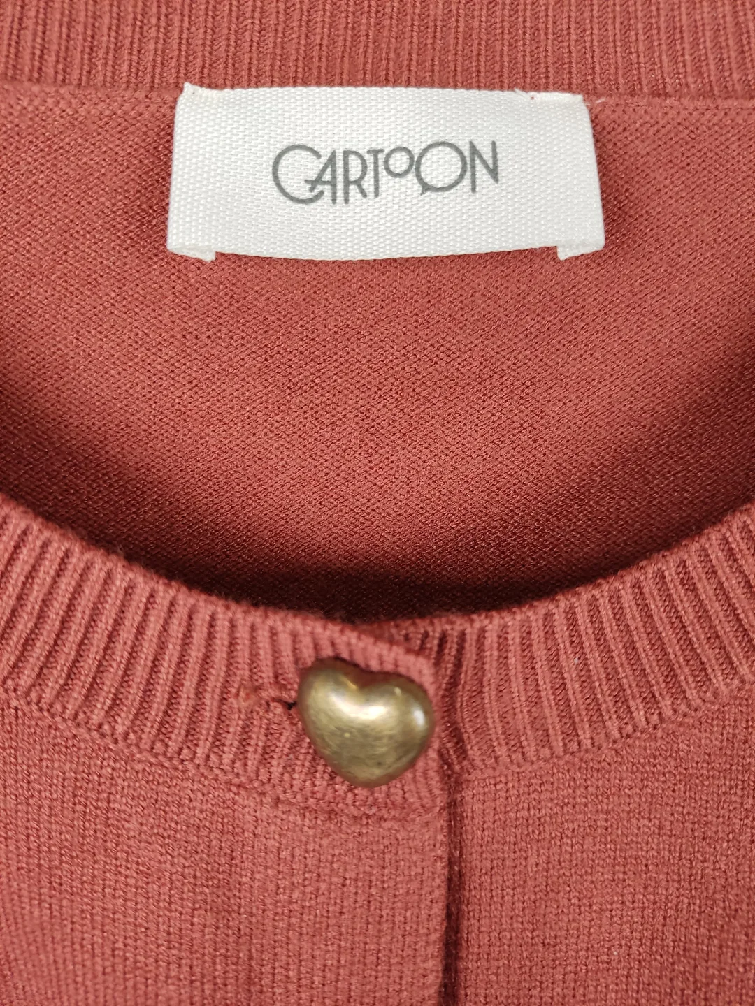 Cartoon Cardigan / Strickjacke mit Rundhalsausschnitt, mit Ersatzknöpfen, Größe 44 – Bild 2