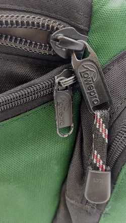 Lowepro Kameratasche inkl. Regenschutz - Bild 10