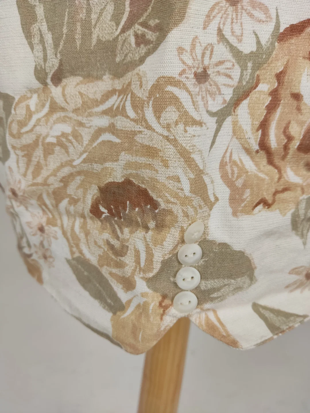 Rock "Aigner", kurz, beige mit Muster, Größe 36 – Bild 5