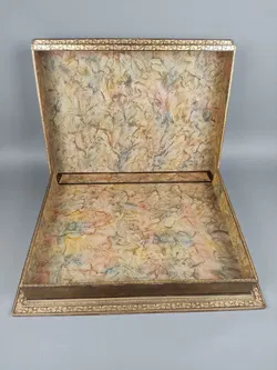 Großer Büchertresor / Kartonbox in Buchoptik  - Bild 4