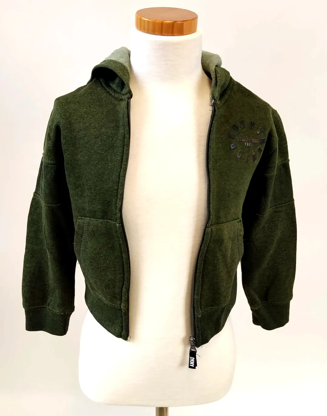 DKNY Kinder Kapuzenpullover grün - Gr. 5 Jahre - Bild 1