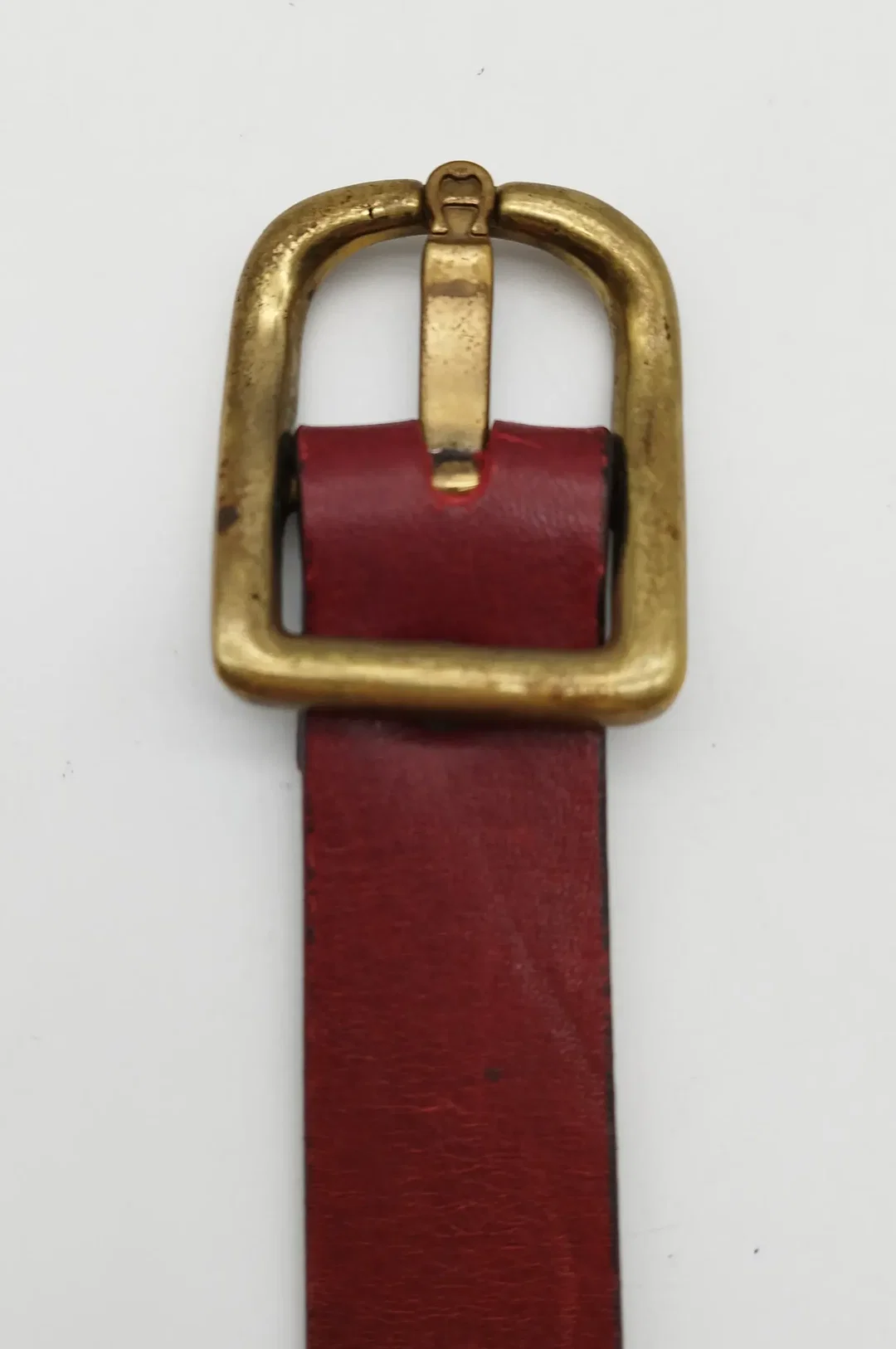 Roter Aigner Gürtel - 95 cm  / goldfarbiger Schmuck – Bild 2