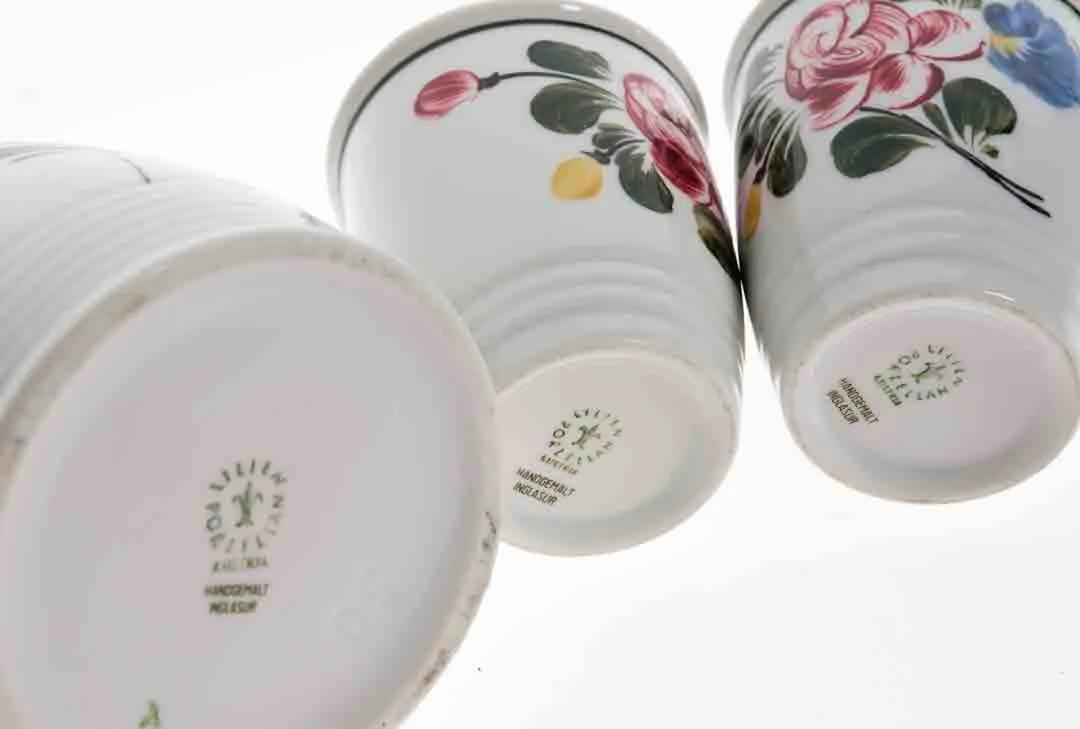 LILIEN PORZELLAN Handgemalter Krug mit 2 Tassen mit Blumenmotiv – Bild 3