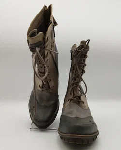 Stylische Mustang Stiefletten - Größe 42 - Bild 2