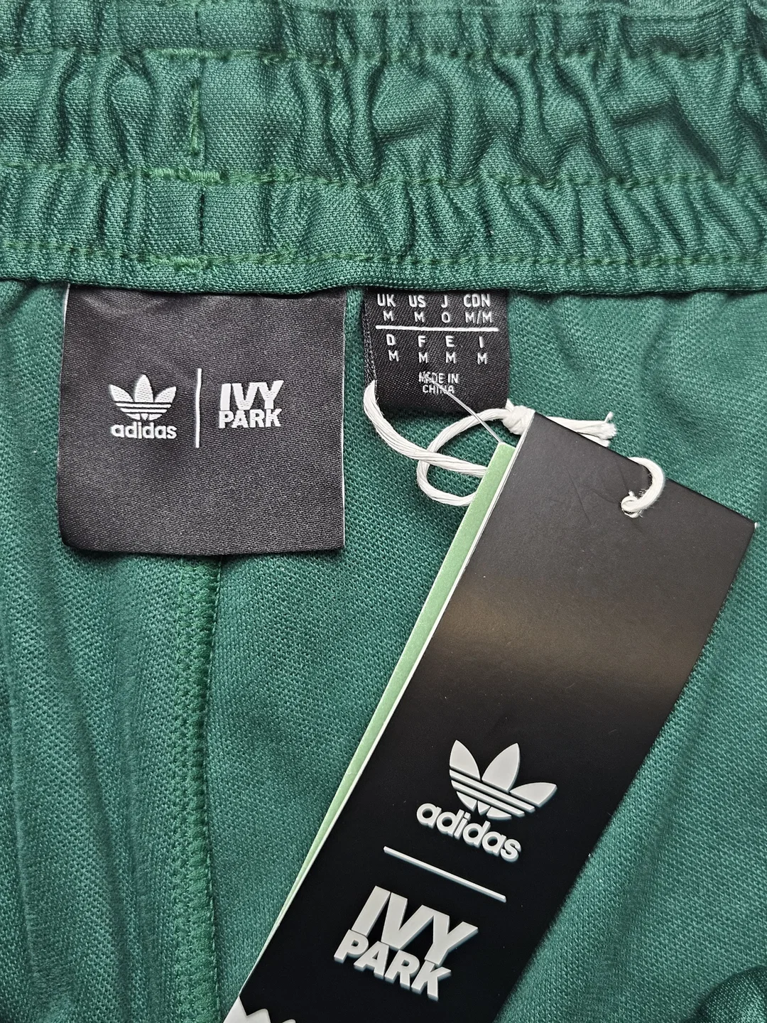 Adidas Originals IVY Park Sporthose, grün - Gr. M / 38 – Bild 6
