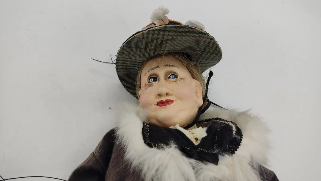 Bürgermeister Gattin Marionette aus dem Böhmisches Puppentheater Höhe ca 48cm – Bild 3