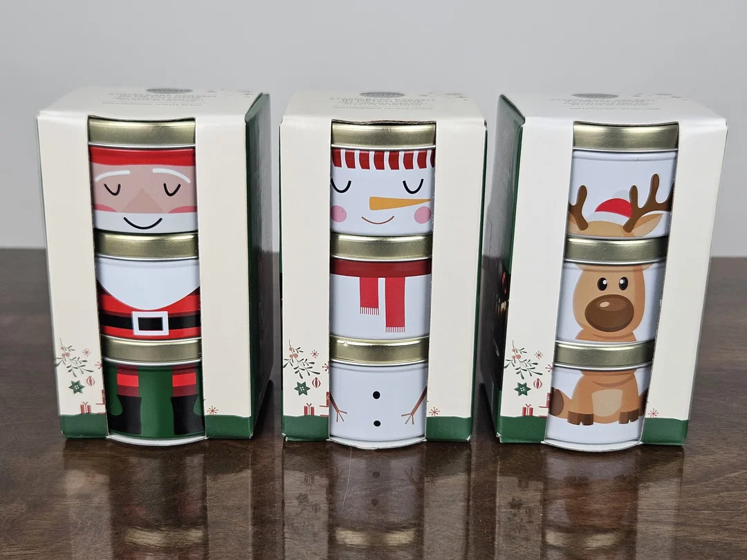 Stapelbare Duftkerzen in Metalldose - weihnachtliche Motive - 3 Stück  - Bild 1