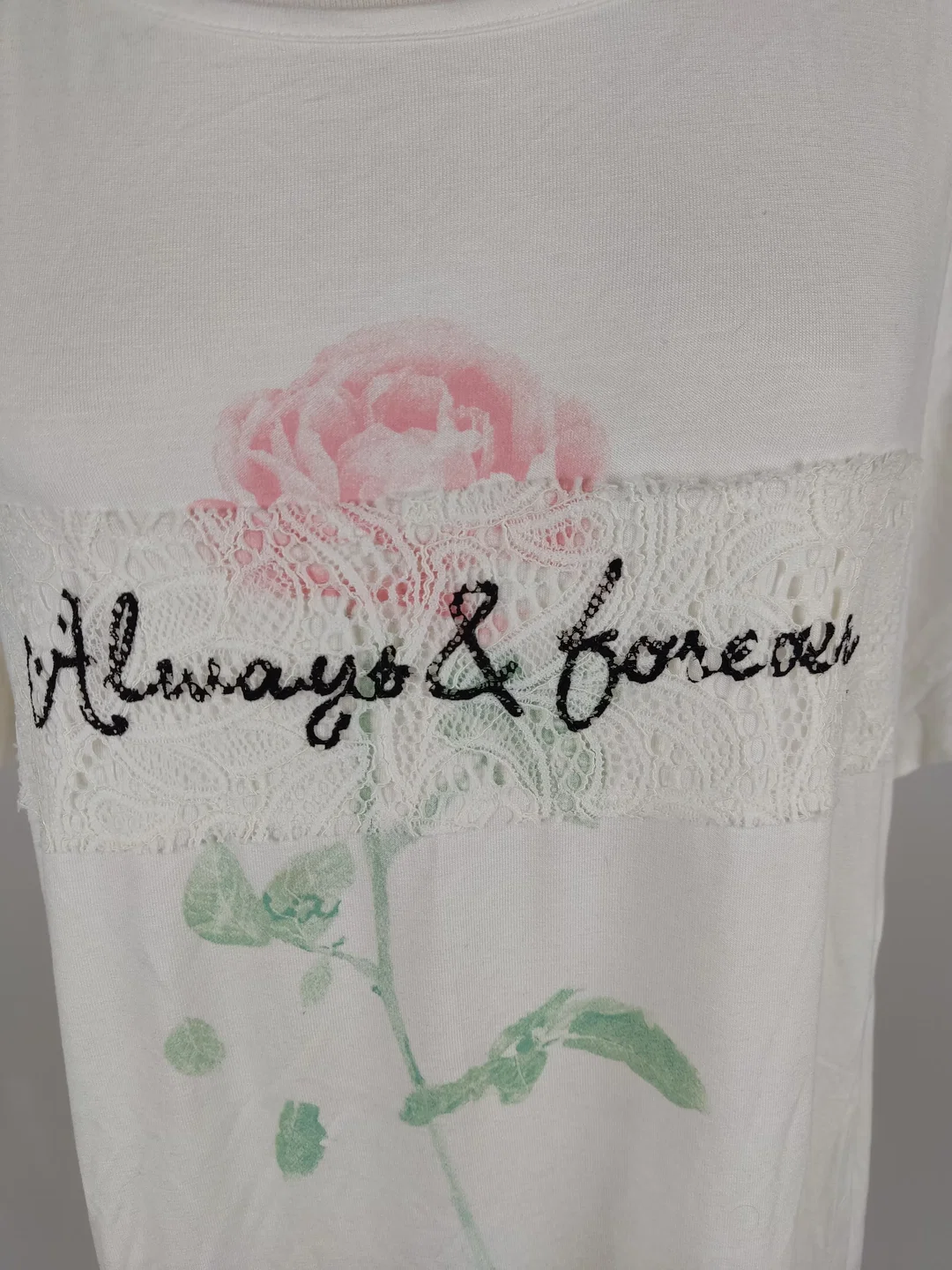 T-Shirt "Laura Torelli". kurzarm mit Rundhalsausschnitt, weiß/gemustert, Größe 44/46 – Bild 2