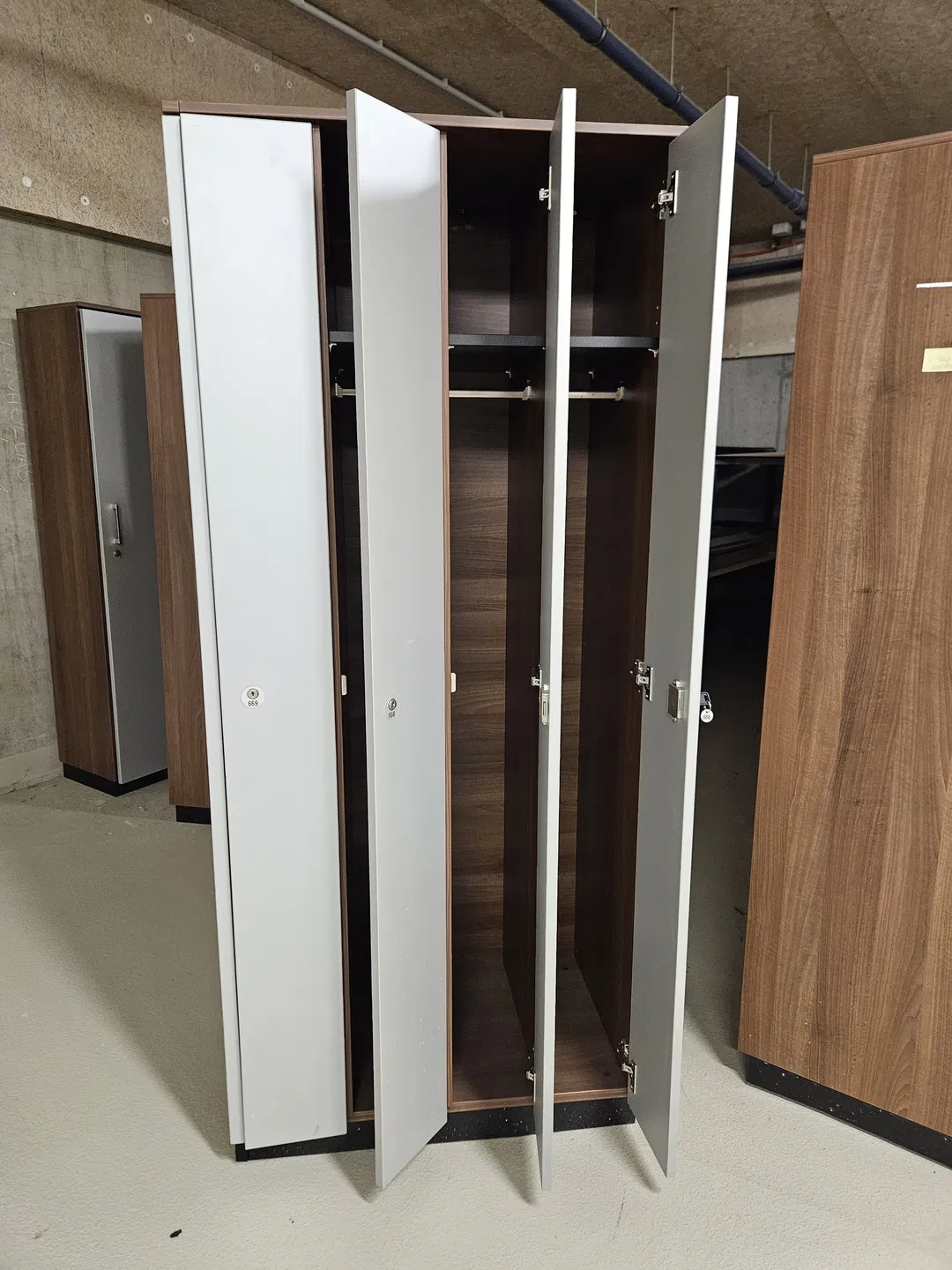 Lorbeer Spind braun/hellgrau - 82 x 52 x 191 cm - Büromöbel  - Bild 1