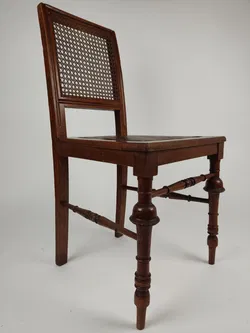 Antiker Holzsessel mit gedrechselten Füßen & Rattangeflecht - Bild 3