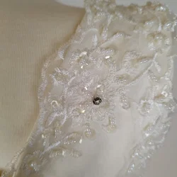 Modernes Brautkleid mit Steinchen - Maße angegeben - Bild 6