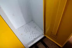 Schrank Spind aus Metall, gelb – Werkstatt Spind 2-türig 83x50x180 cm - Bild 6