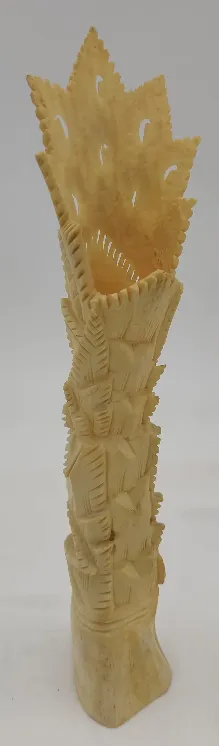 Skulptur aus Knochen - Bild 2