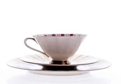 ZEH SCHERZER BAVARIA GERMANY 3-teiliges Porzellanset mit 2 Tellern und 1 Tasse in rot-weiß-gold - Bild 2