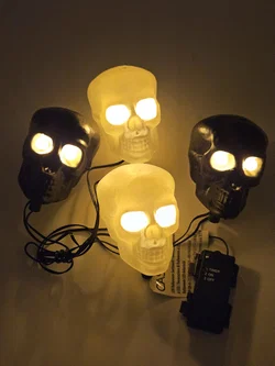 LED-Deko für Halloween "Totenkopf" (4er-Set) – Vorschau 3