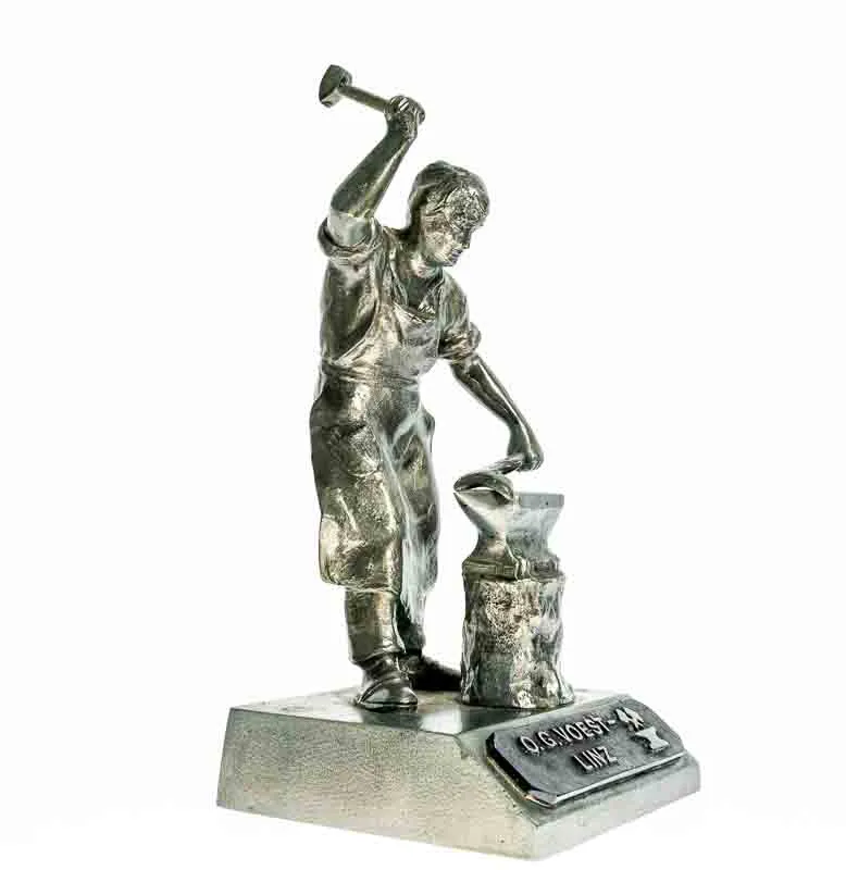 O.G. VOEST LINZ Statue Schmied – Bild 2