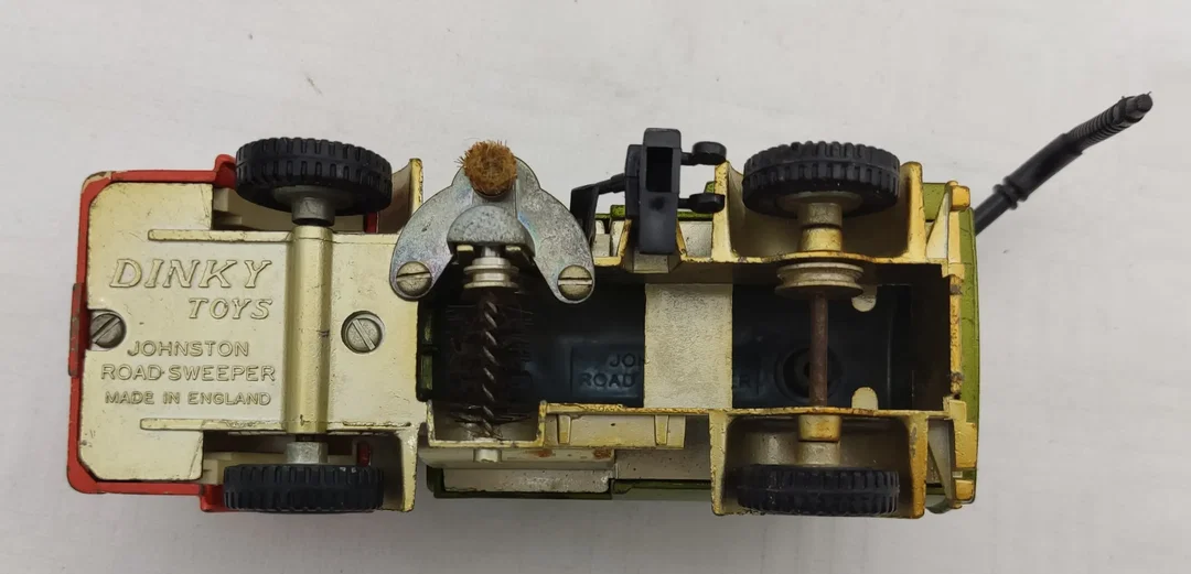 Vintage - Dinky Toys - Modellauto Kehrmaschine – Bild 3