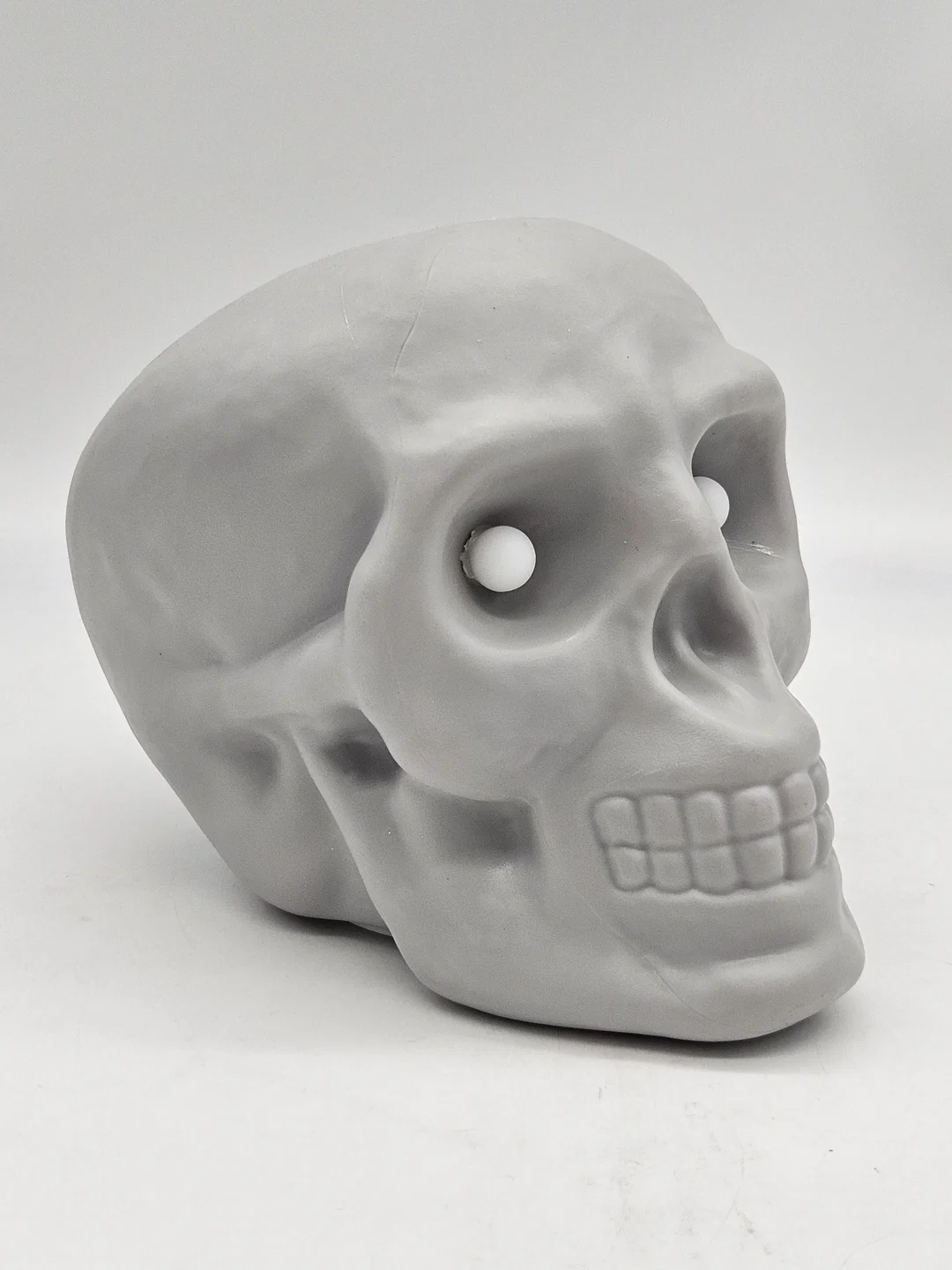 LED-Deko für Halloween Set #2 "Totenkopf und Zombiehände" – Bild 3