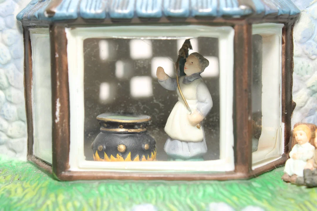 Candle Shoppe – Porzellan-Teelichthaus – Bild 2