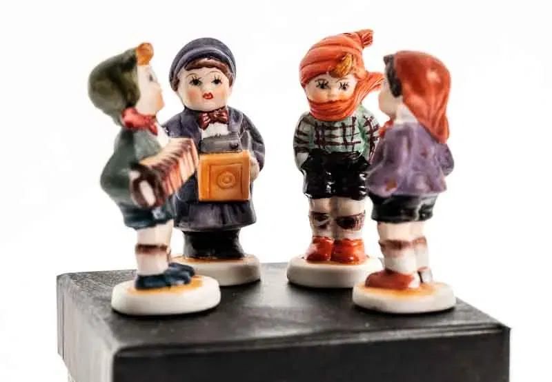 4 Stück Sammelfiguren im Hummel Stil - keine Originale - Bild 1
