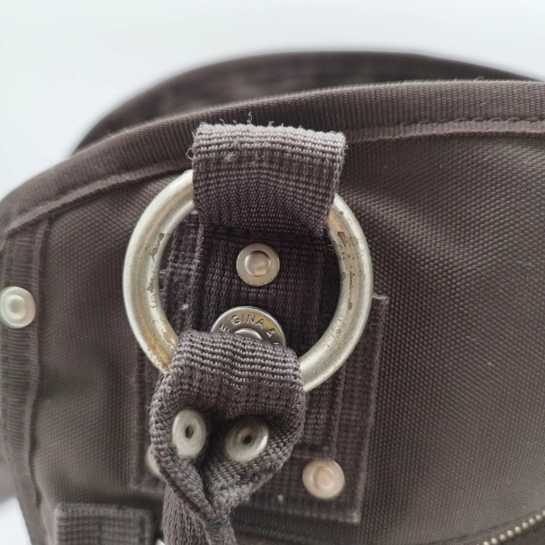 George Gina & Lucy Schultertasche Braun | Urbaner Retro-Charme – Bild 7