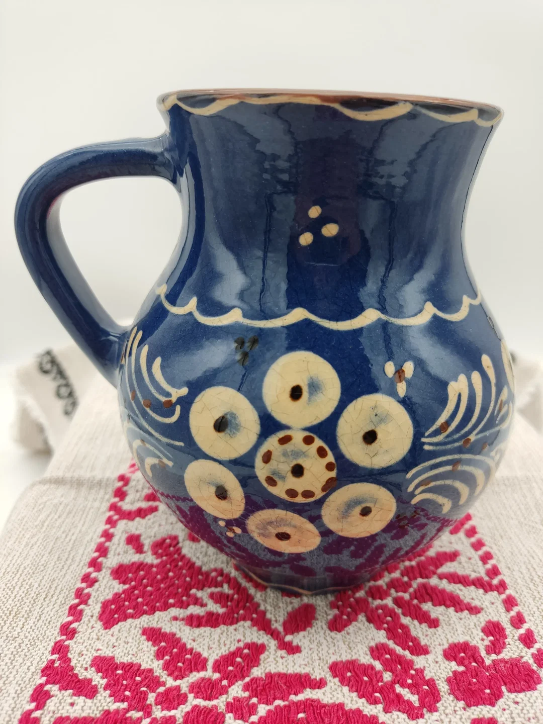 Keramikkrug blau mit Blumenmotiv | Landhaus - Bild 1