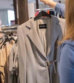 Eleganter Blazer von Giorgio Armani,  I: 44  A: 38- Sehr gut erhalten - Bild 3