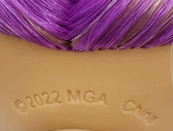 Modepuppe Rainbow High Lila Yamamoto aus der Serie 4 – Vorschau 4