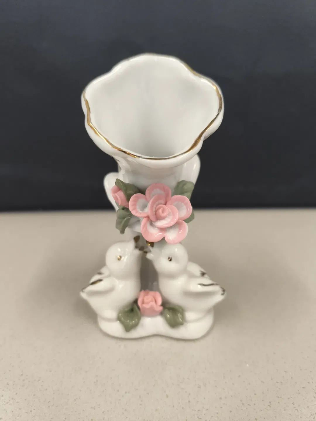 kleine Ziervase mit Vögeln - Bild 1