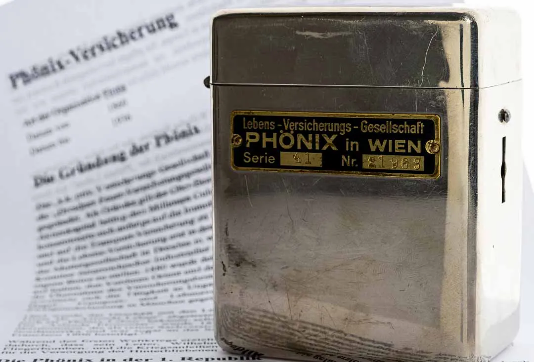 Alte Spardose Sparbüchse Lebens-Versicherungs-Gesellschaft Phönix in Wien  – Bild 2