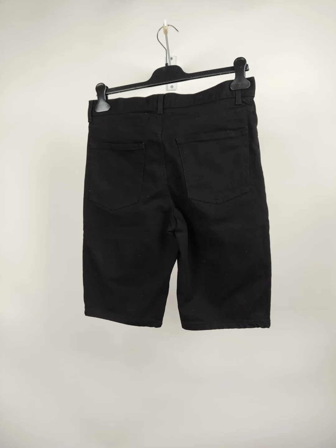 H&M Damenshort Jeans schwarz- EUR/ 30 – Bild 2
