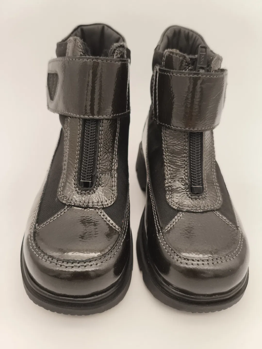 Olivgrüne Mädchenschuhe 