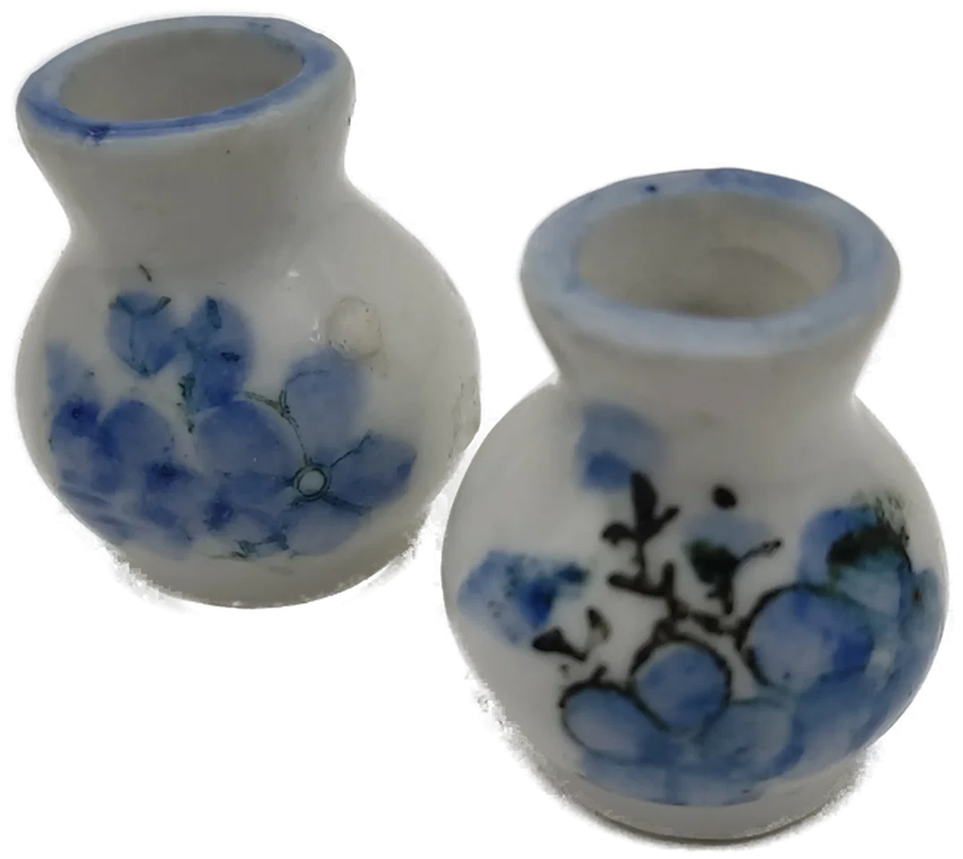 Puppenhaus Zubehör: Miniatur Keramikvase mit Blumenmotiv 2er-Set | Sammlerstück  – Bild 2