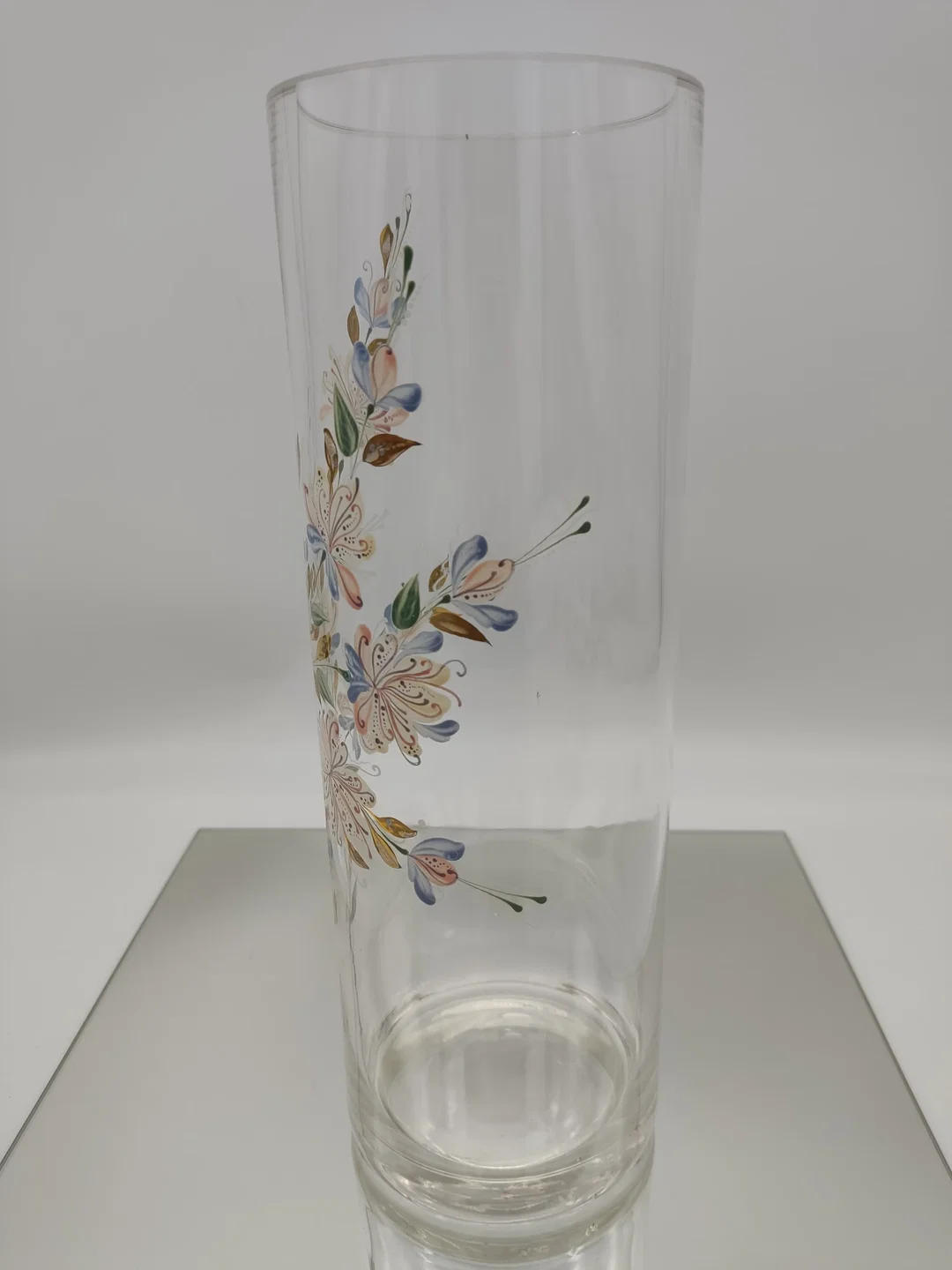 Handbemalte Glasvase Mit Blumenmotiv  | Floraler Schatz – Bild 4