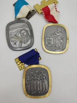 6x Vintage Wanderabzeichen Bisamberg - Bild 3