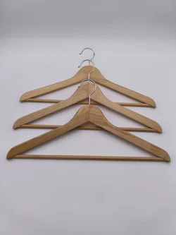 3 Stk. Kleiderbügel aus Holz