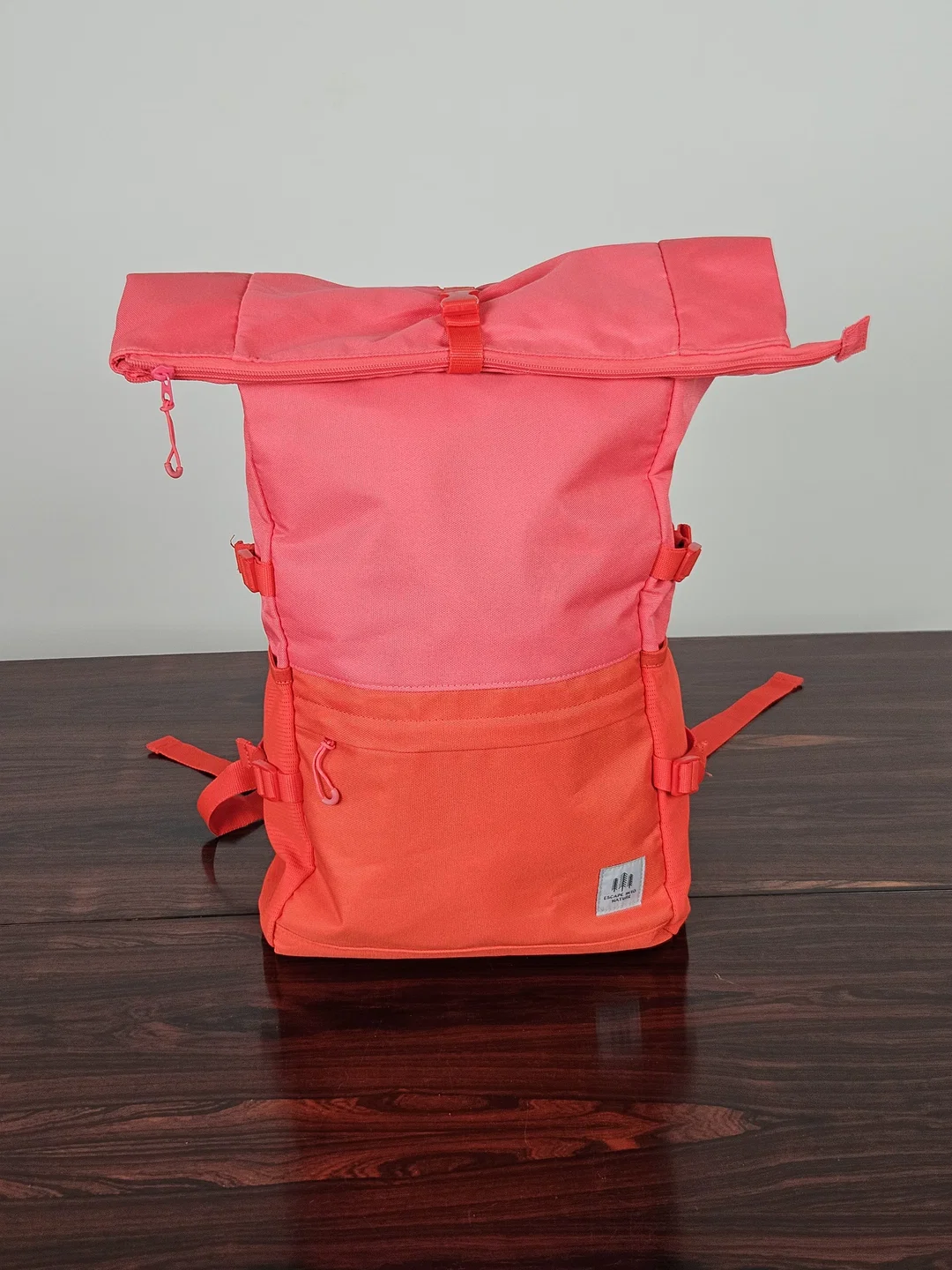 Bunter Rolltop- Rucksack von Tchibo  - Bild 4