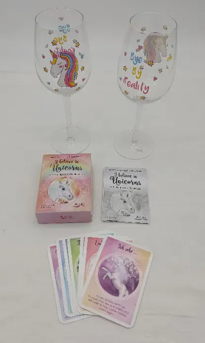 2x Weingläser mit Einhorn Motiv und 44 bunte Tipps zum Glücklichsein - Bild 1