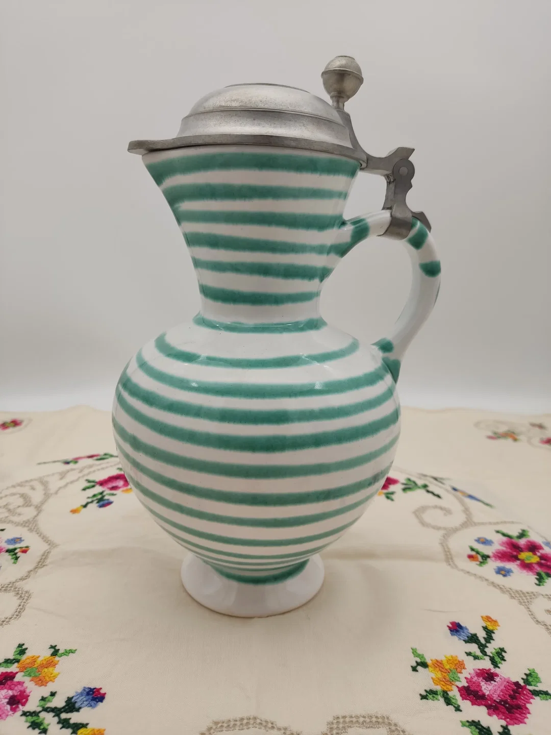 Gmundner Keramik Krug mit Zinndeckel "Grün geflammt" Vintage 50er/60er NEUWERTIG! Höhe 25cm – Bild 2