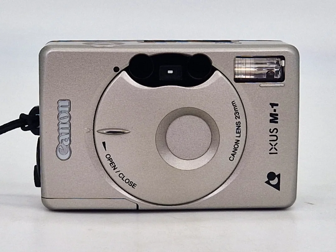 Canon IXUS M-1 Analoge Compact APS Kamera - Silber (Ungeprüft / Ersatzteil) – Bild 3