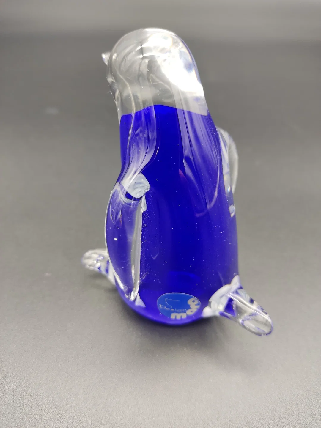 Pinguin aus blauem Glas – Bild 3