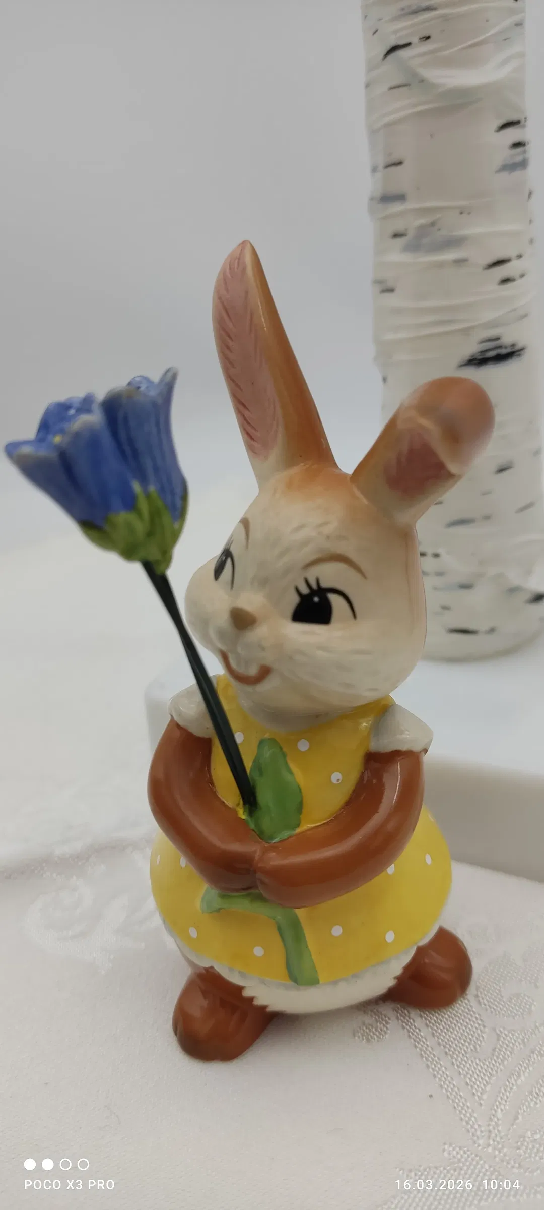 Goebel Porzellan-Hase Mit Glockenblume | Ostern-Sammlerstück - Bild 1