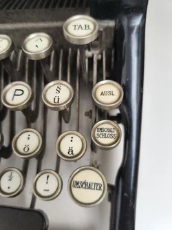 antike Schreibmaschine, Woodstock Nr. 5, Sammlerstück - Bild 7