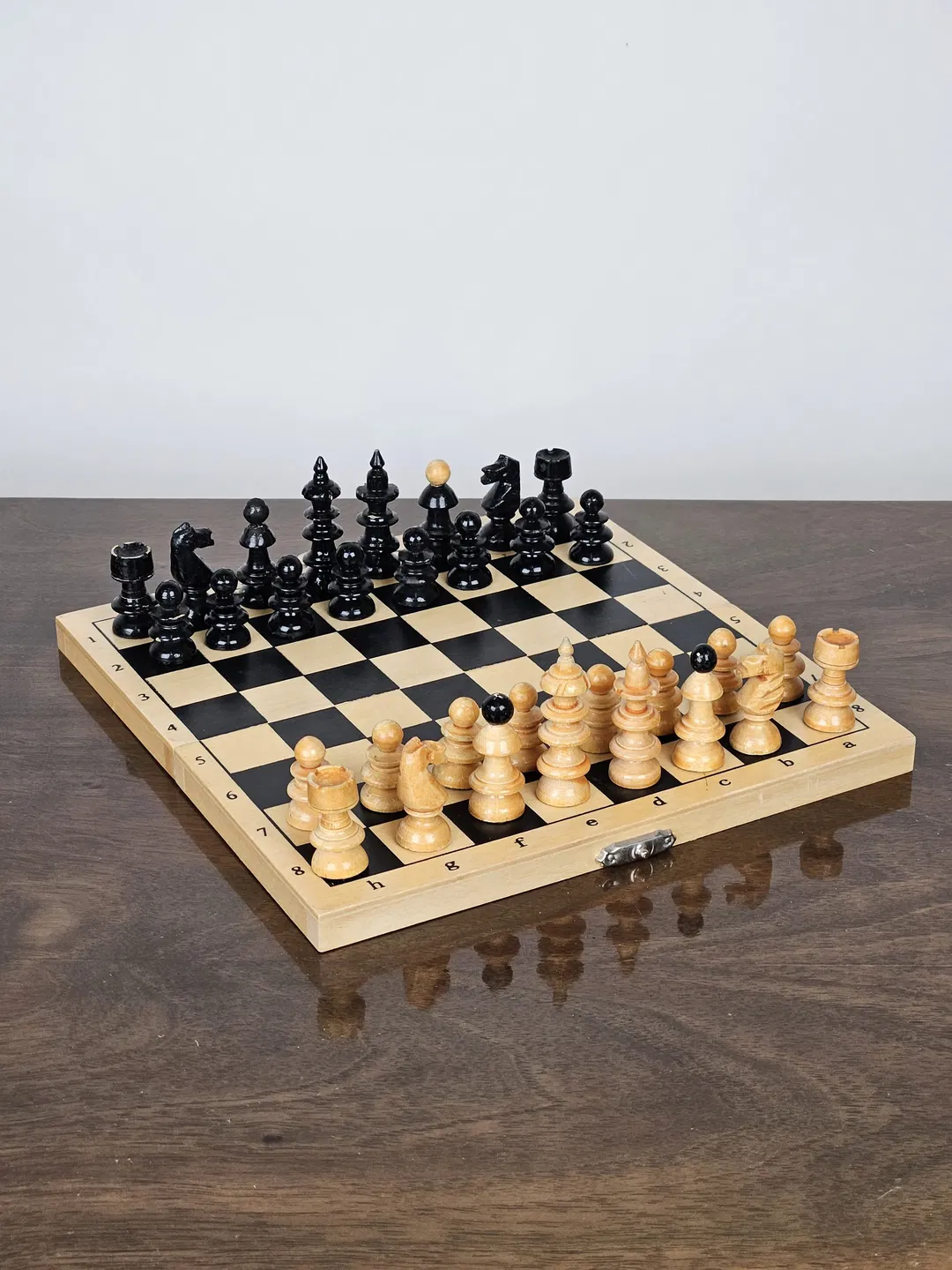 Kompaktes Schachspiel aus Holz  - Bild 1