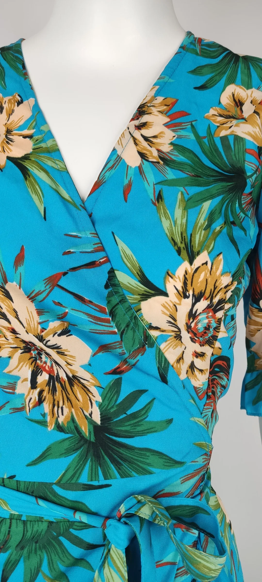 Sommer-Wickelkleid mit floralem Muster - Größe EUR 36 – Bild 7