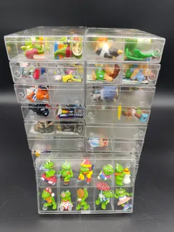 19 Sammelboxen mit Kinderüberraschungs-Figuren - Bild 2