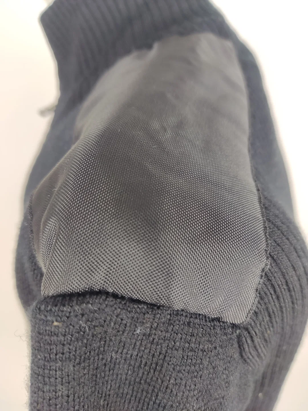 Pullover "Boss", langarm mit Stehkragen und Zipp, schwarz, Größe L – Bild 3