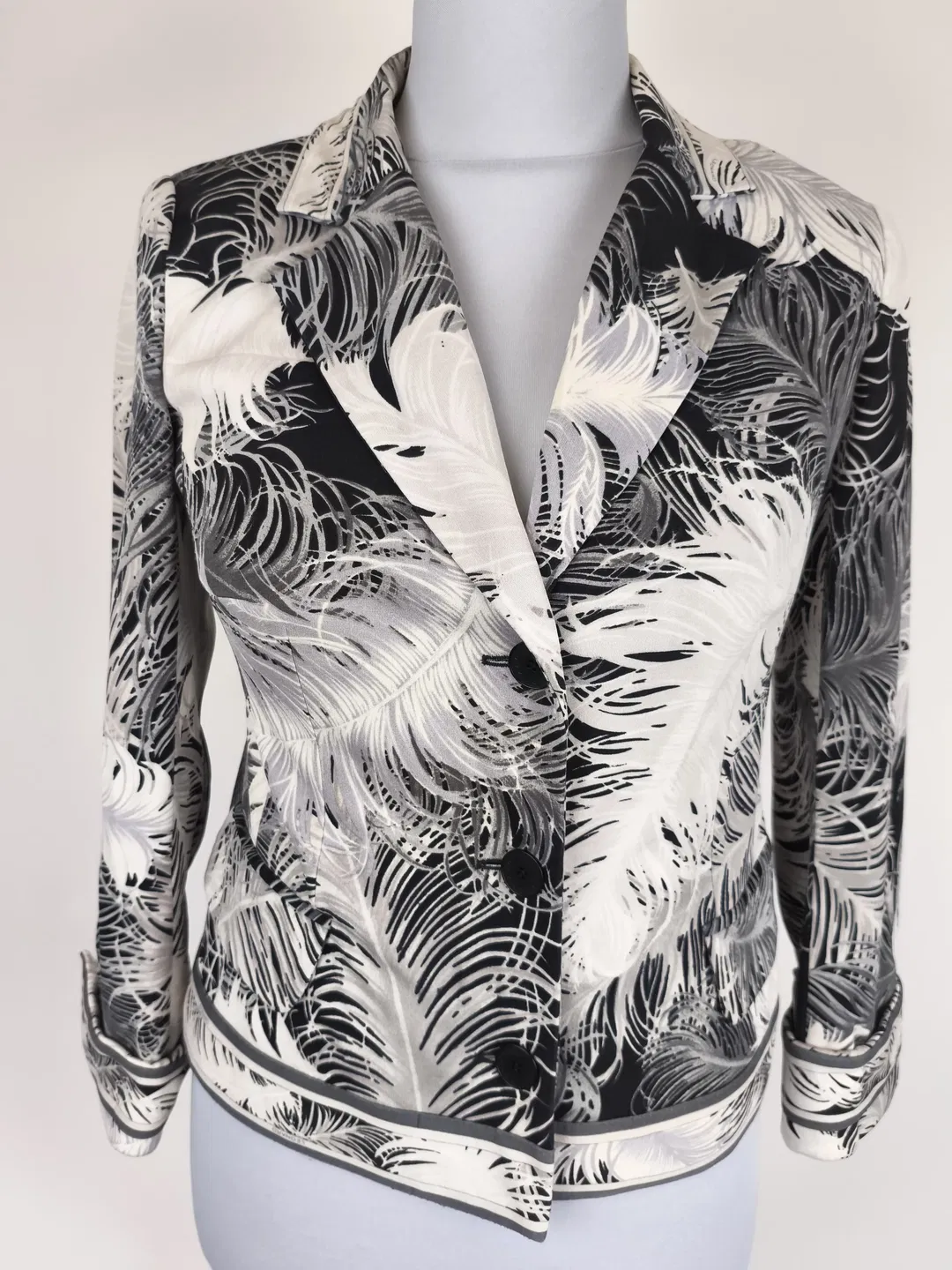 Damenblazer Leonard Paris Gr. 38 Seide - Bild 4