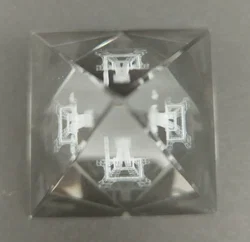 Souvenirs de Paris, Eiffelturm Pyramide - Kristallglas / 5x5x5cm - Bild 3
